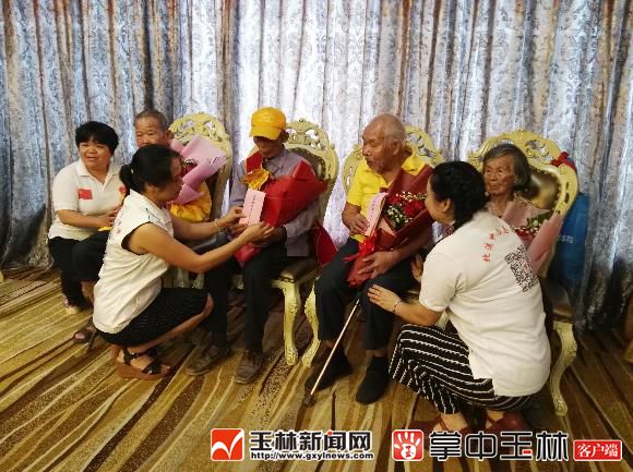 抗战老兵再聚首