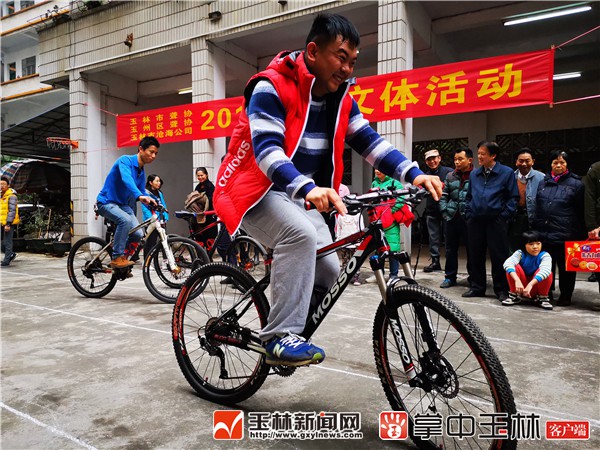 1547427147119129.jpg 比比看谁的车技最棒。1.jpg
