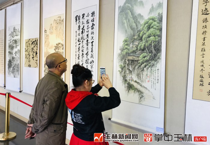 迎春美术书法摄影作品展精彩纷呈