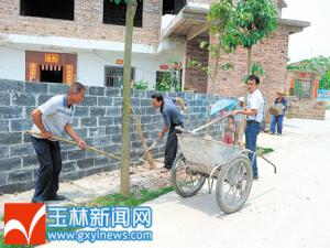 玉东新区百名党员干部回乡当“清洁工”
